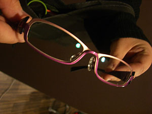 上の写真のメガネもホントはピンキー。